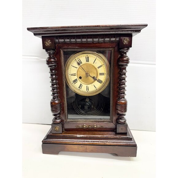 Vintage Walnut Wood Wooden Mantle Clock